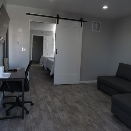 Capri Suites Anaheim Zewnętrze zdjęcie