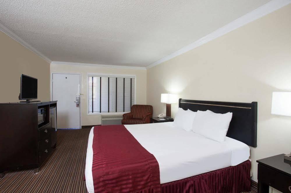 Capri Suites Anaheim Zewnętrze zdjęcie